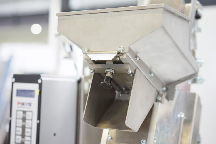 Fast Emptying Step Feeder 快速排空步进料器